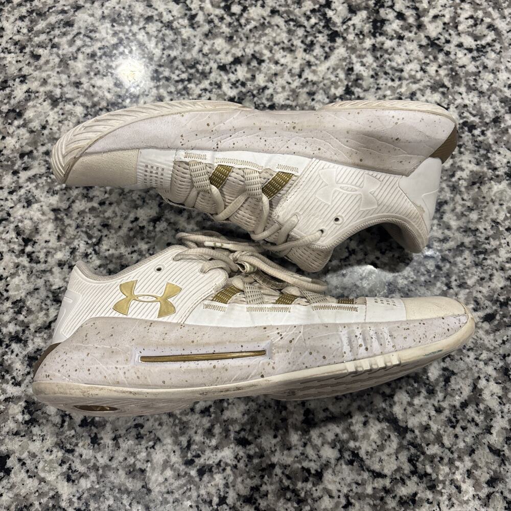 Under Armour Block City Volleyball Shoe Women's White/Gold Used Sz9